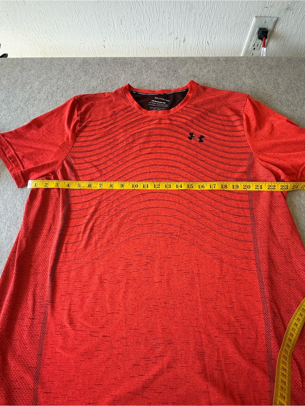 Under Armour Red Performance Short Sleeve Tee - Picture 6 of 7